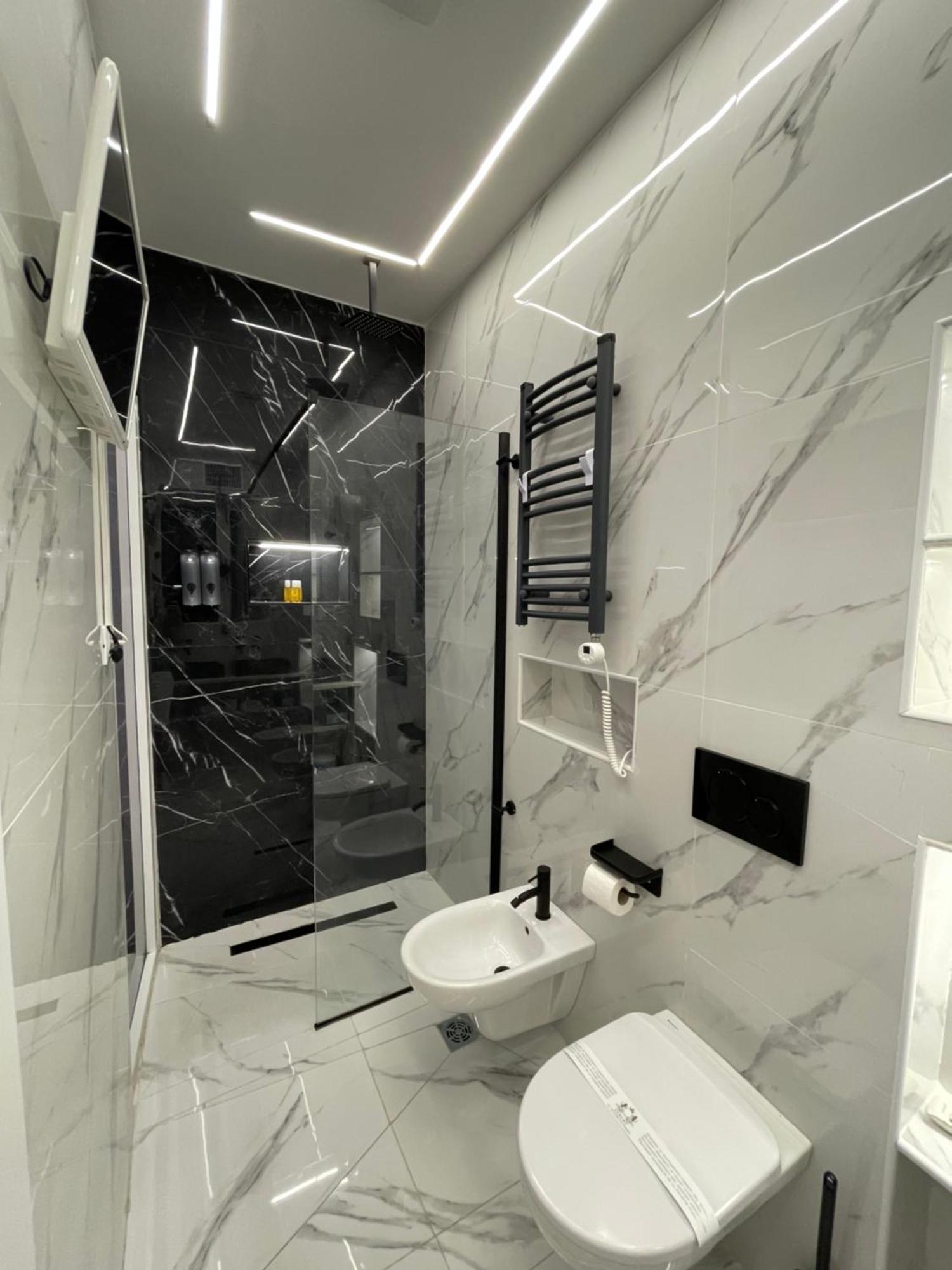 Luxury 5 Al Duomo Di Parma Apartment Luaran gambar