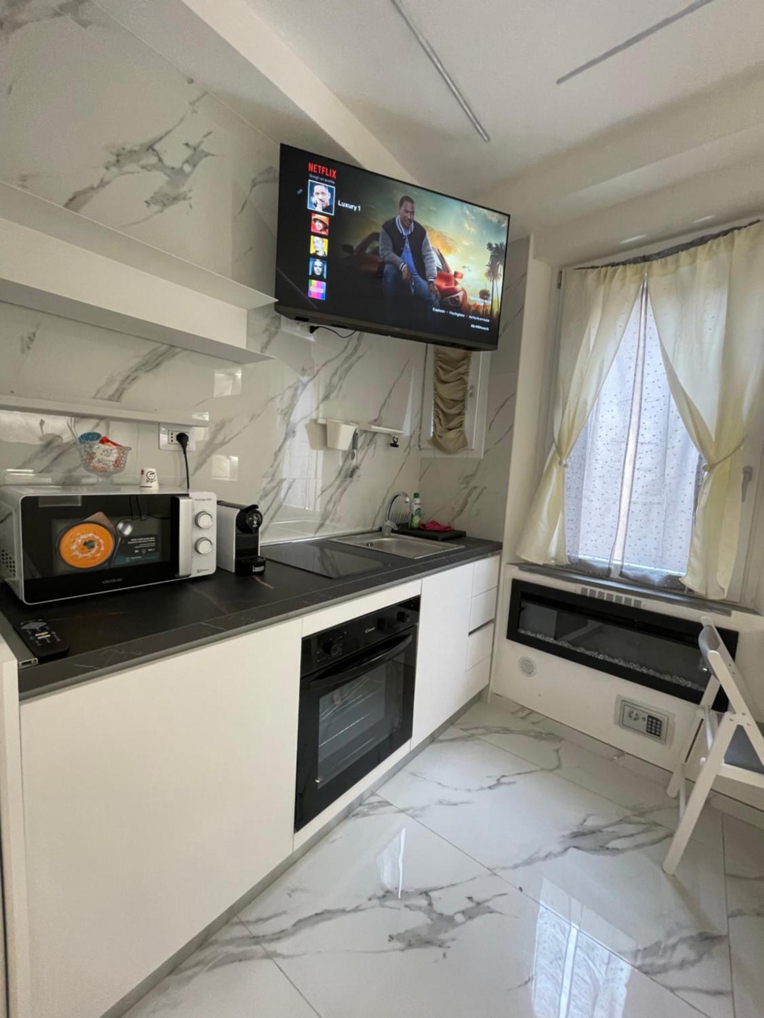 Luxury 5 Al Duomo Di Parma Apartment Luaran gambar